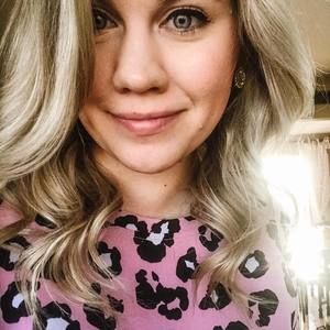 Meet your Posher, Adriana